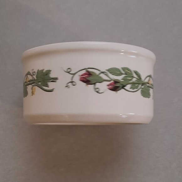Small Lidded Trinket Pot by Westfield Art Pottery Branded The National Trust - Picture 4 of 10